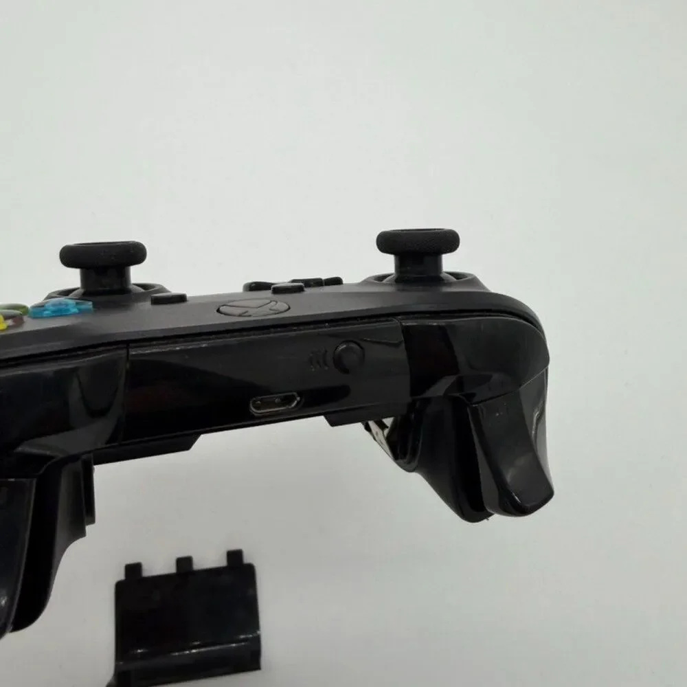 Xbox One Wireless Bluetooth Controller Model 1708 - Black (tested)